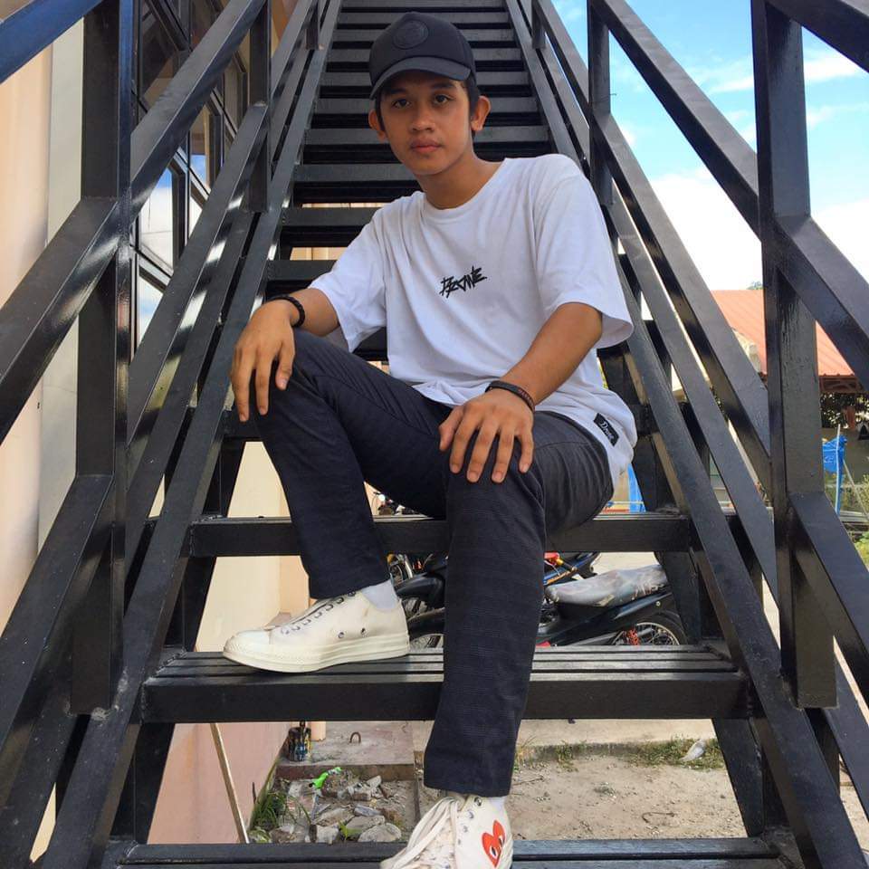 ChriziaHenson's tweet image. Tangena bat ang ggwapo nyo ah? Ode kayo na cheeee! 
Wala mga jowa yan HAKHAK
Basta tercero, walang jowa AHAHAHHA
@JxshBrcln @alquirozzz  @rickylacanlale @Ccpayawalsss 
#AMIGOSFOREVER