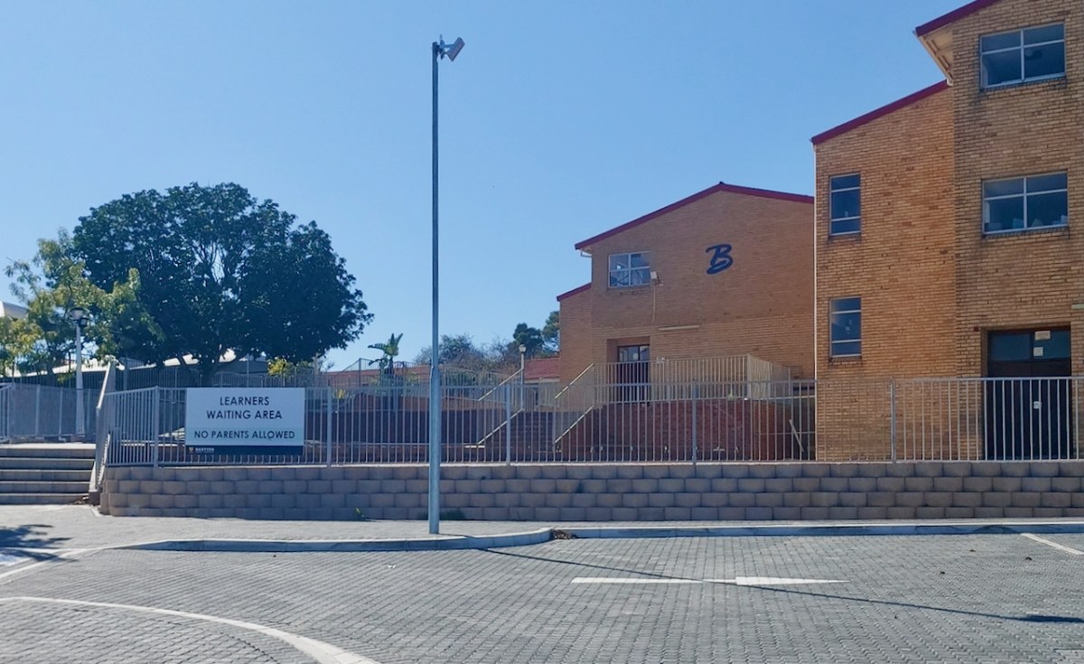 COVID-19 - 55 Schools in Western Cape Report Cases, 30 Schools in