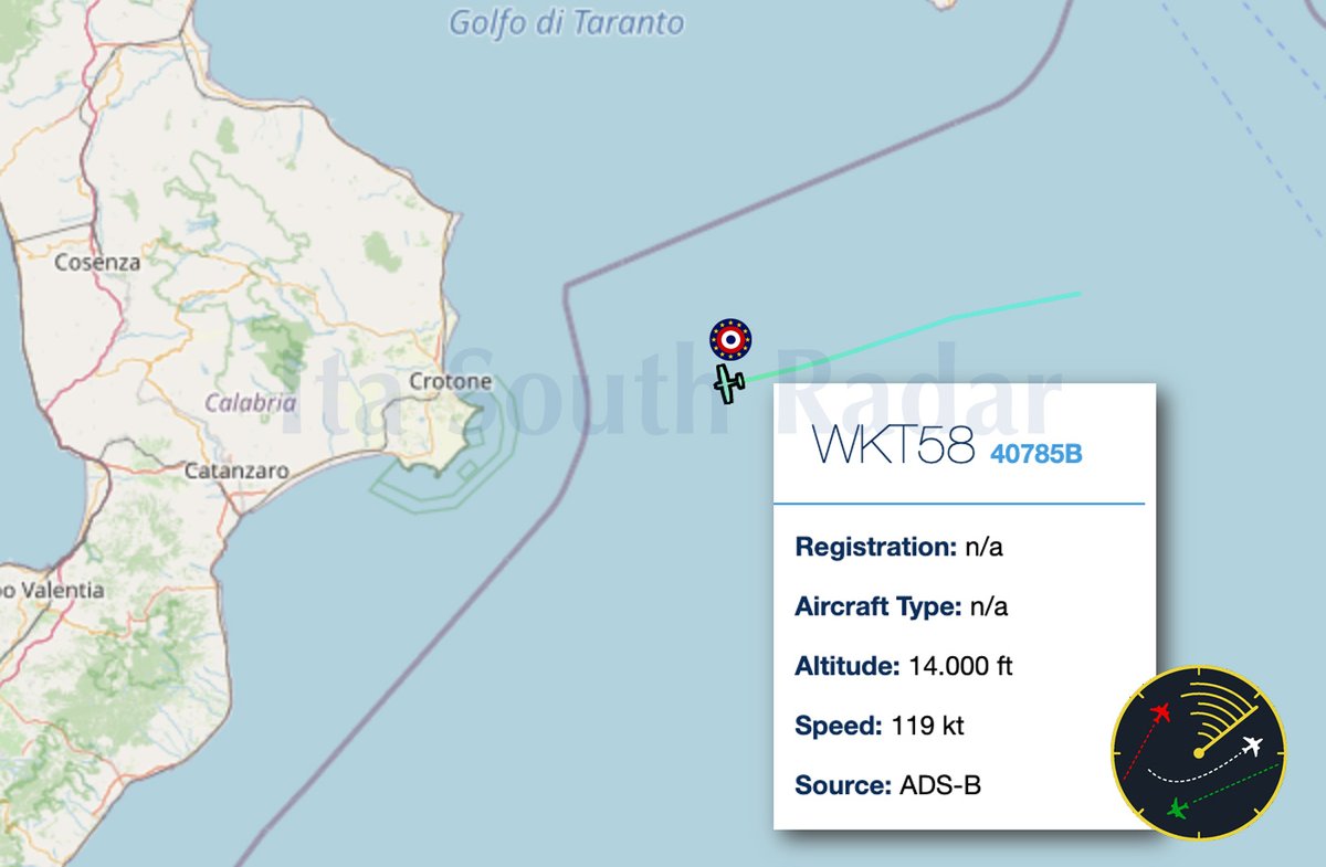ItaSouthRadar's tweet photo. In corso una doppia missione di pattugliamento del Canale d'Otranto. In volo l'#ATR72MP #MM62298 dell'Aeronautica Militare Italiana come #IAM4102 e il Diamond DA42 G-WKTI in volo come #WKT58 della DEA Ltd., concessionaria #Frontex.
https://t.co/YSUcRzf7Pf https://t.co/IJEASQFcLK