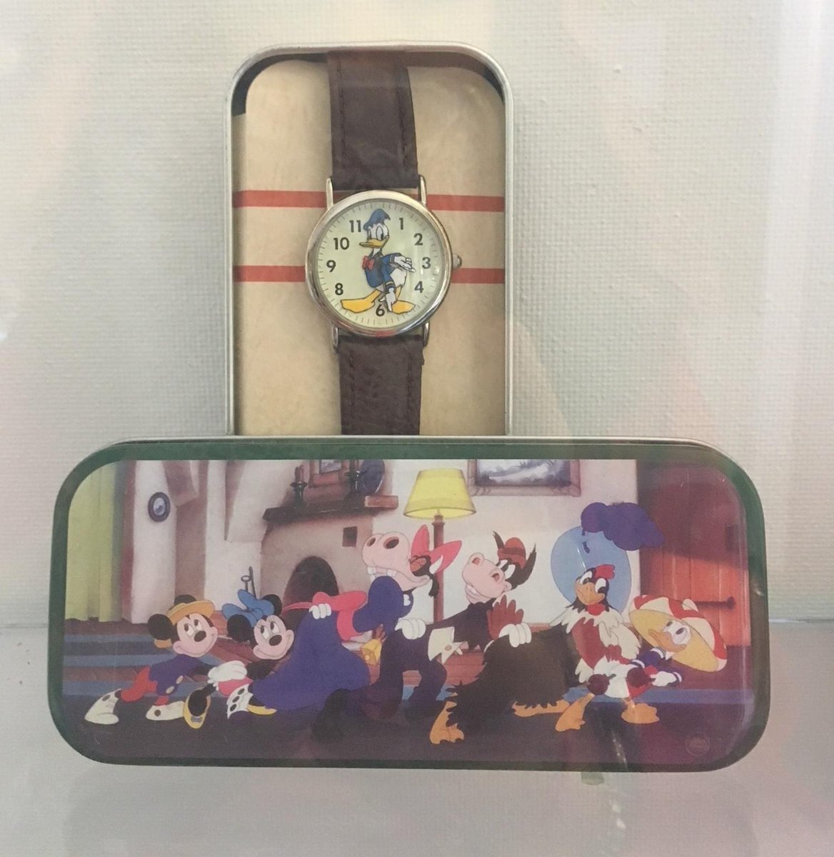 MuseumClock's tweet image. #DonaldDuckDay celebrating the day in 1934 when Donald made his screen debut in The Wise Little Hen. #disney #wristwatch 

Did you know that his middle name is Fauntleroy?