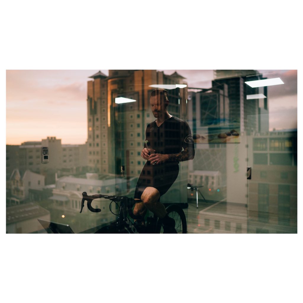 Sean_Sako's tweet photo. A picture is worth a thousand words
Photography: @andrea_katzeff
#sako7 #lookcycle #shimanorider https://t.co/RkM2RrONG3