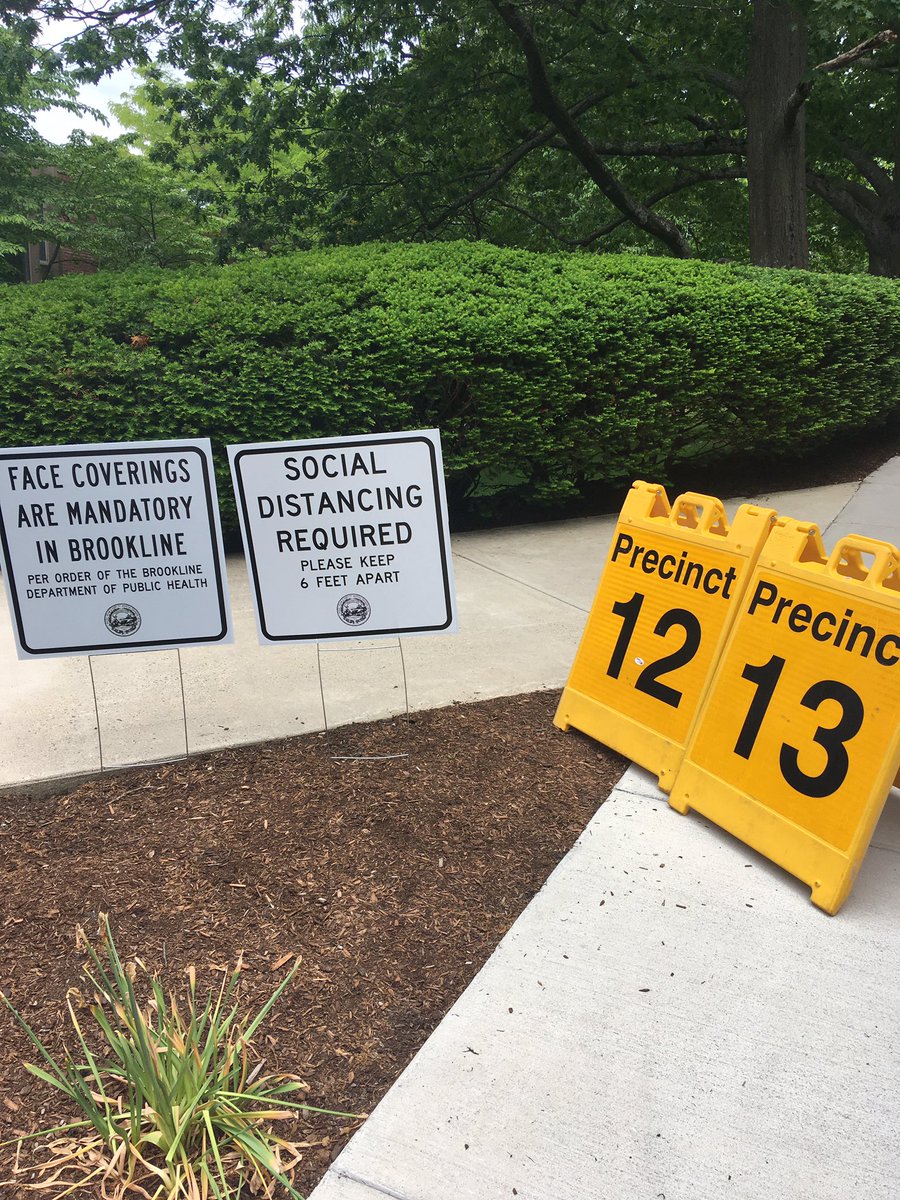 FRRLibrary345's tweet photo. Excited to vote in the town election today! https://t.co/PqhnRZ4Jex
