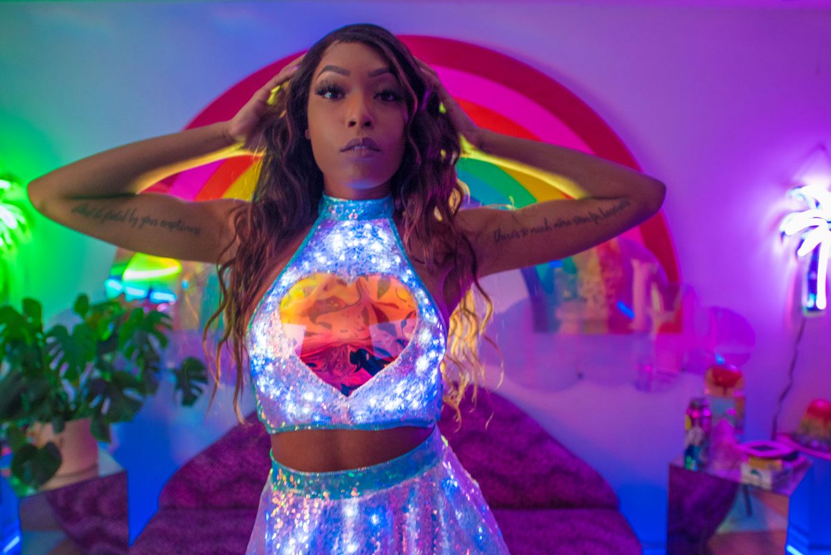 jvalentineinc's tweet photo. LIT!!! π Firefly beauty Kyrstin Nicole glowing in our Light-Up Sequin Heart Top & Light-Up Sequin Skirt in Cosmic. π«
Top: Style #FF489
Skirt: Style #FF545
π·: @lizzierosemedia β¨
Location: #RainbowBathHouse π
#jvalentinefamily https://t.co/iz5ok904tm