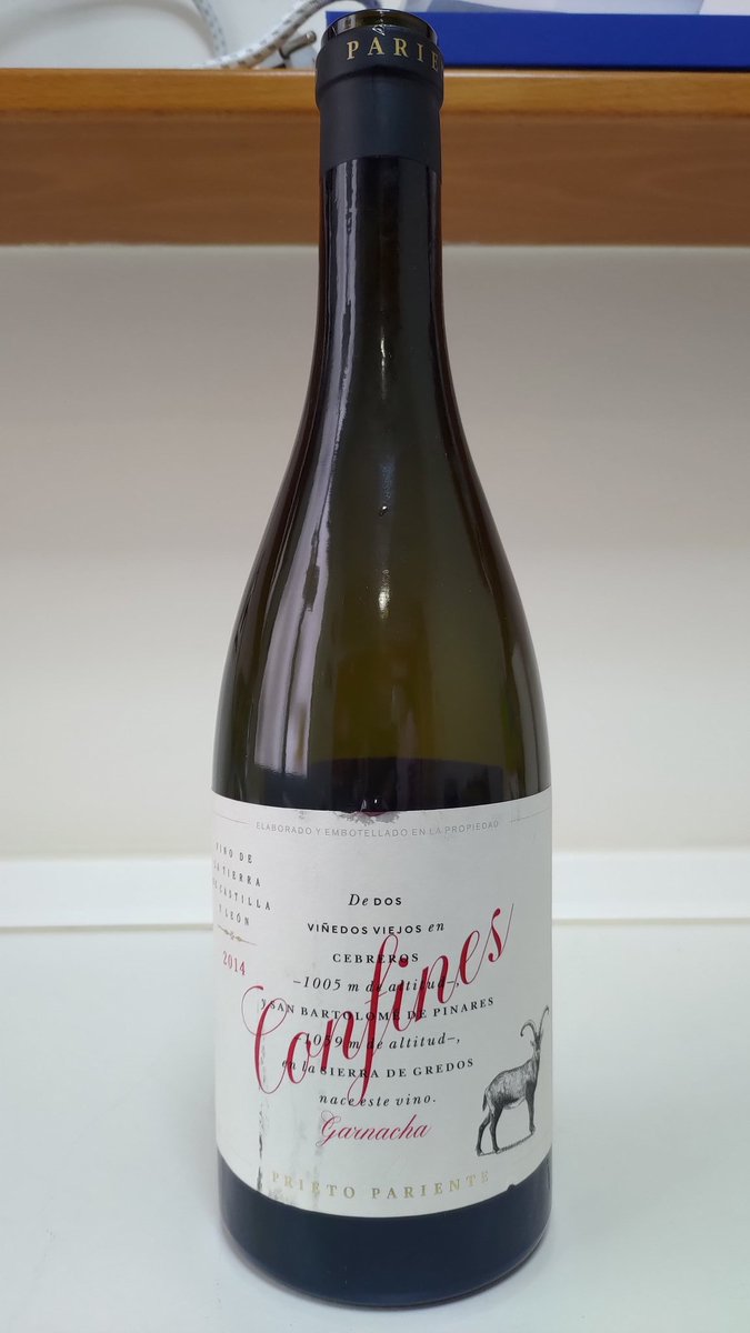 Delivinos's tweet photo. @PrietoPariente 
Una auténtica lástima, comprar este vino (2014) en @vinissimus, y descubrir que ha estado al menos 4 años en un almacén mal conservado. https://t.co/hhUYxiFpea