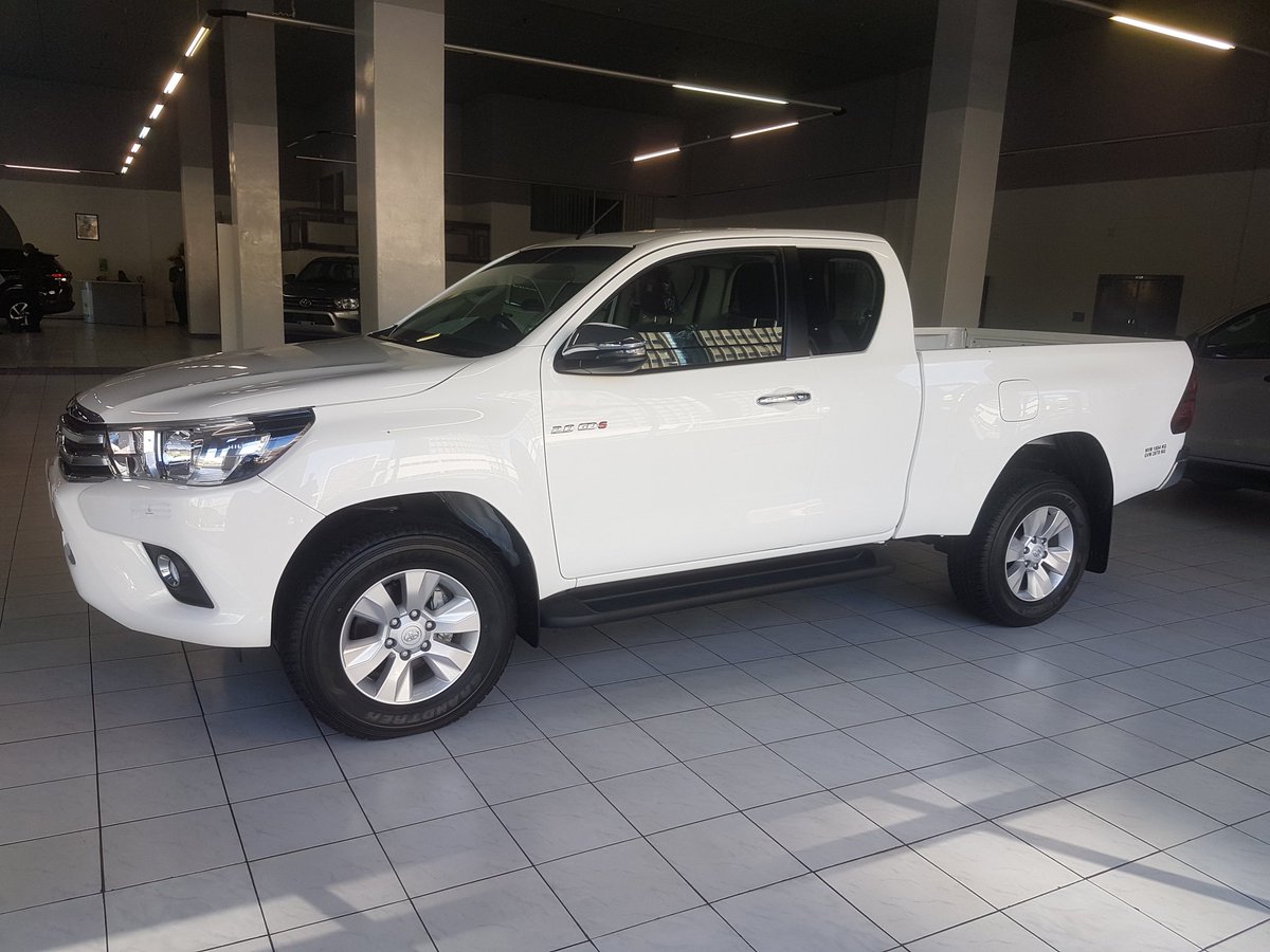 faramatsi's tweet photo. When you think WORKHORSE, look no further than the Toyota Hilux Ecab 2.8 GD6 4x4...we have 1 unit in the showroom ready for you to secure TODAY. Visit the Club Chambers Showroom or contact sales@faramatsimotors.co.zw #FaramatsiMotors #FaramatsiToyota #BeyondMotion https://t.co/MO48volQvJ