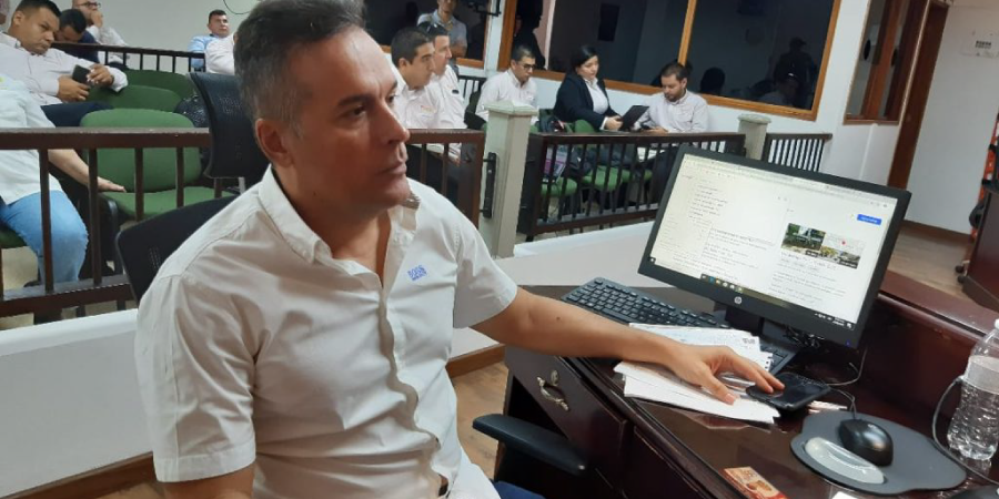 diarioeje21's tweet image. «Me ofrecieron $500 millones para #liquidar a Tránsito de #Pereira»: concejal Mauricio Salazar. Más en: bit.ly/2Usby27