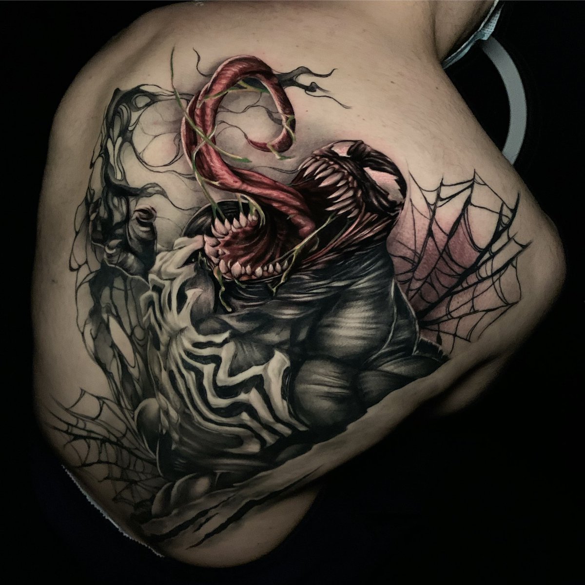 jackburtonnn's tweet photo. Penúltima sesión de este proyecto! Espero que os mole como va la cosa 😉🔥

Si os gusta se agradece cualquier tipo de difusión!

#tattoo #venom #marvel #comic #tatuajes #madrid #fanart https://t.co/nq6cr5QSGX