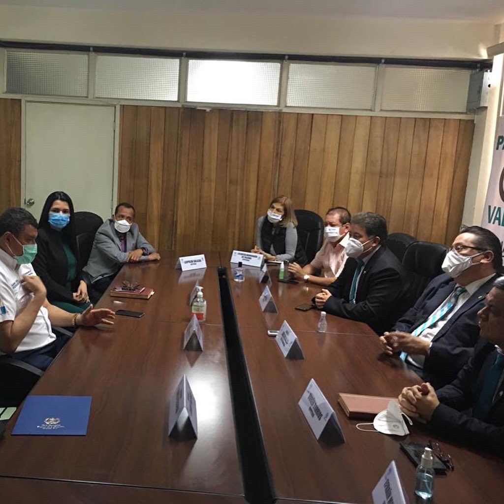 El vicepresidente de la República, Guillermo Castillo, comparte con nuestra bancada VALOR la agenda legislativa para la reactivación económica del país post COVID-19 #JuntosSaldremosAdelante #BancadaVALOR 🇬🇹