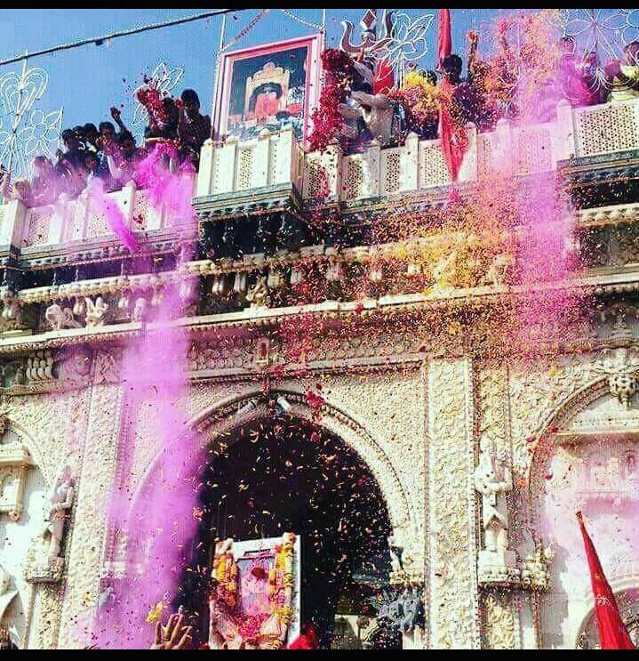 AjayCha04135503's tweet photo. This is famous temple in Rajsthan Shree Karni Mata Temple( also known for Rathore Rajputs  Kuldevi ) Born in Charan Family on 2 oct.1387 and Shree Nakoda Bherav Jain Temple many Tourist from abroad like America,China,Canada etc.

#mounumentalrajsthan
#rangilorajsthan
@Nitin1524 https://t.co/gXjvYiHJ75