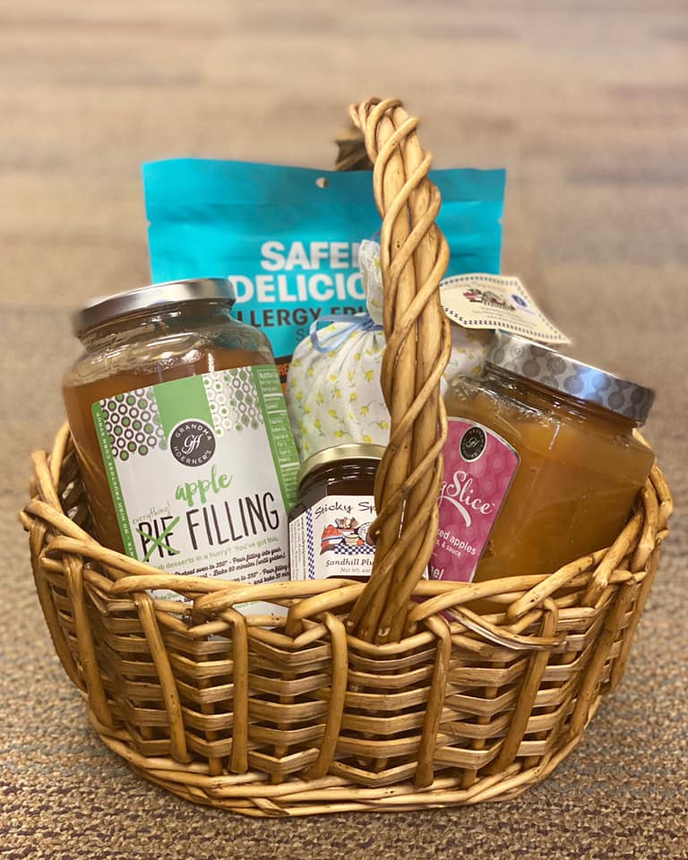 FromtheLandofKS's tweet photo. GIVEAWAY TIME! Win a sweets basket with some of our favorite Kansas products. Like and Retweet for a chance to win. Spread the word and good luck, Kansans! #ShopKansas
***Winner will be announced on June 10th.*** https://t.co/dkKdtLSZuy