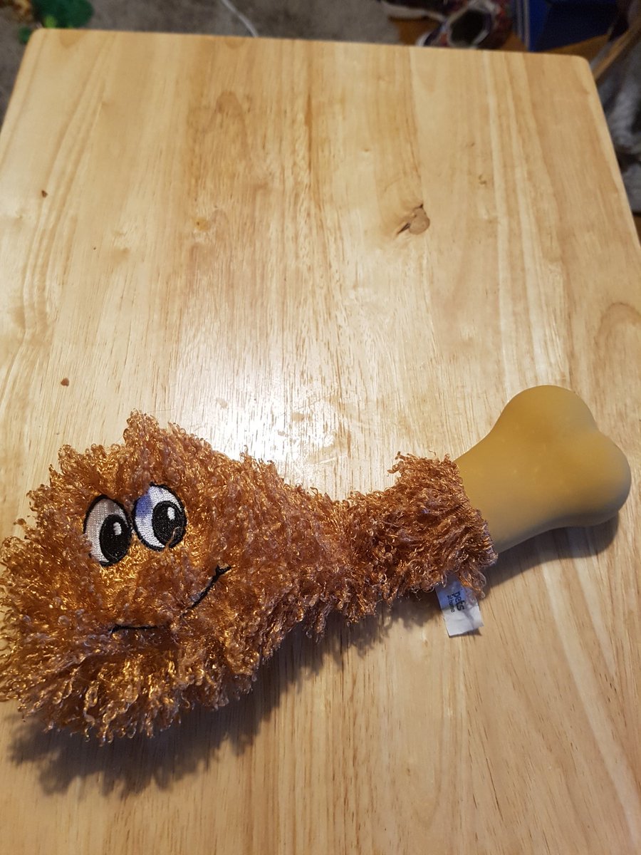 ziggy_paws's tweet photo. @PetsatHome Me mum as destroyed me fav ever toy and i iz very sad. Mum said its Christmas one and can't get another. Me give you all me treats if u got one out the back?? 🐾🐾🐶🐶 https://t.co/LJjd05ATqn
