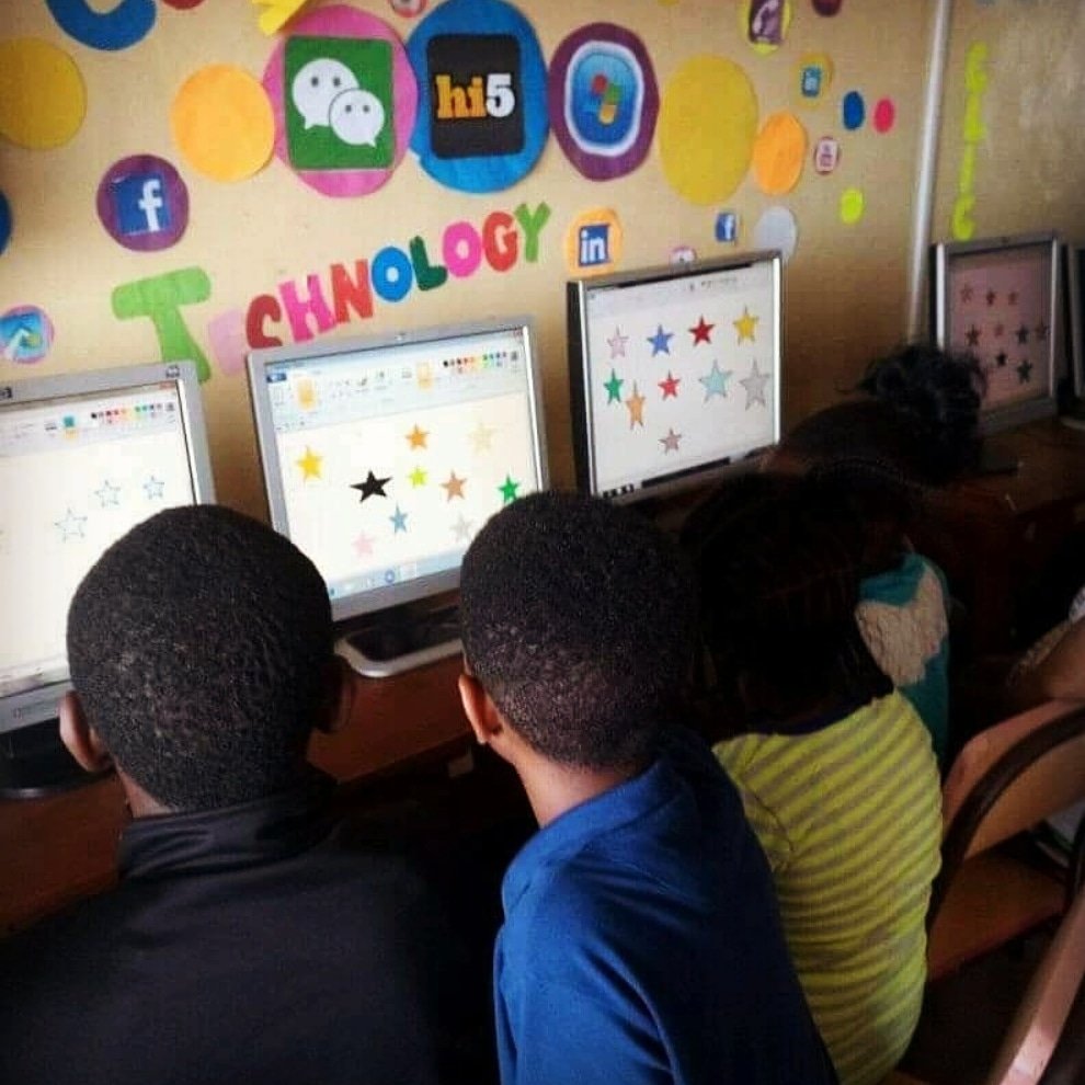 ostraschools's tweet photo. Remember how we told you our ONLINE lessons is going to be totally hands on?  Well, the ball is rolling and we are on a fun ride to exploring different topics in a whole new way. Still waiting? It's not too late! Don't be left behind🏃🏃🏃🏃🏃
#OSTRASchools #OnlineLessons https://t.co/gLL2nnLXAJ