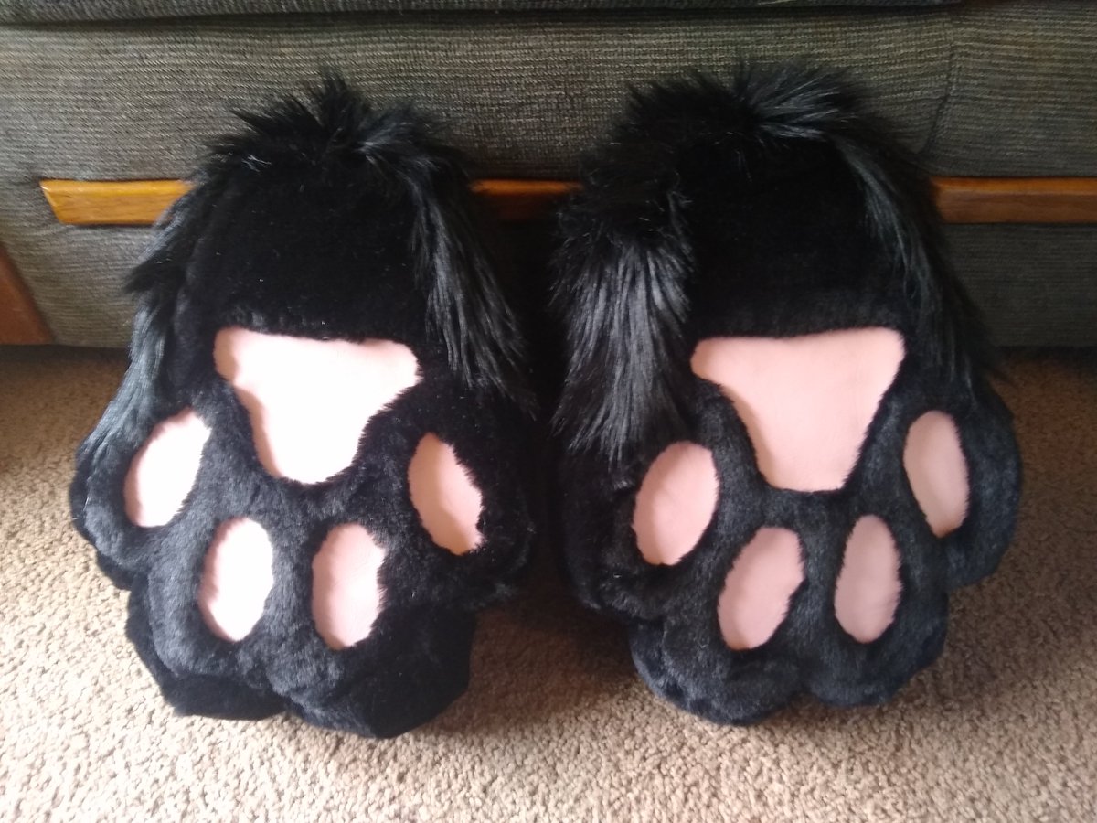 Retro Fursuits tweet media