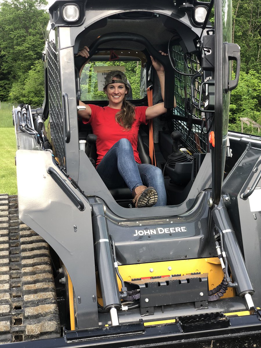 My office for the day - We are pulling posts and prepping for new fencing!
⁣⁣