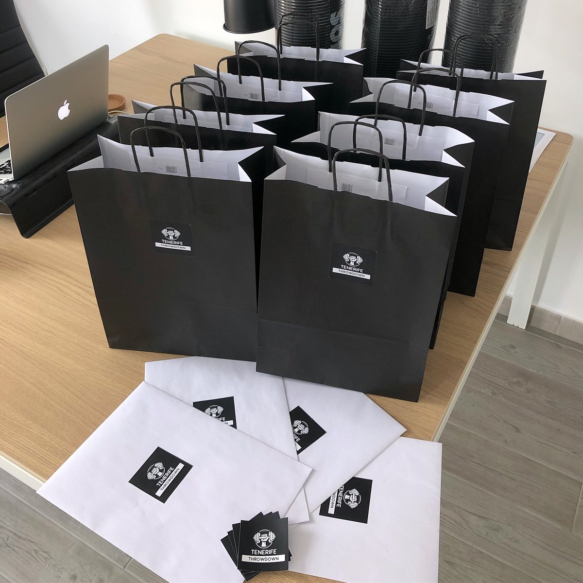 LavaSportsGroup's tweet photo. Todo listo en la oficina para entregar los premios del @TFThrowdown Online Challenge 🏆 Gracias a todos los que han formado parte activa de esta competición y enhorabuena a los ganadores! 🏋🏻‍♀️ #TenerifeThrowdown https://t.co/B6kmTogIUl