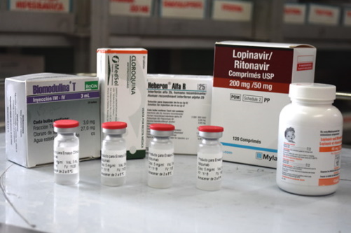 OfiEconCubaRoma's tweet photo. Medicamentos #Cuba interferón, Itolizumab, Jusvinza (CIGB 258), Biomodulina T y otros medicamentos generados #IndustriaBiofarmacéuticaCubana, favorecen la reducción de la tasa de mortalidad por la #COVID19 en #Cuba. #CubaSalvaVidas #CubaPorLaVida https://t.co/QnYHjiB8Dj https://t.co/rUnFhd6ZOv