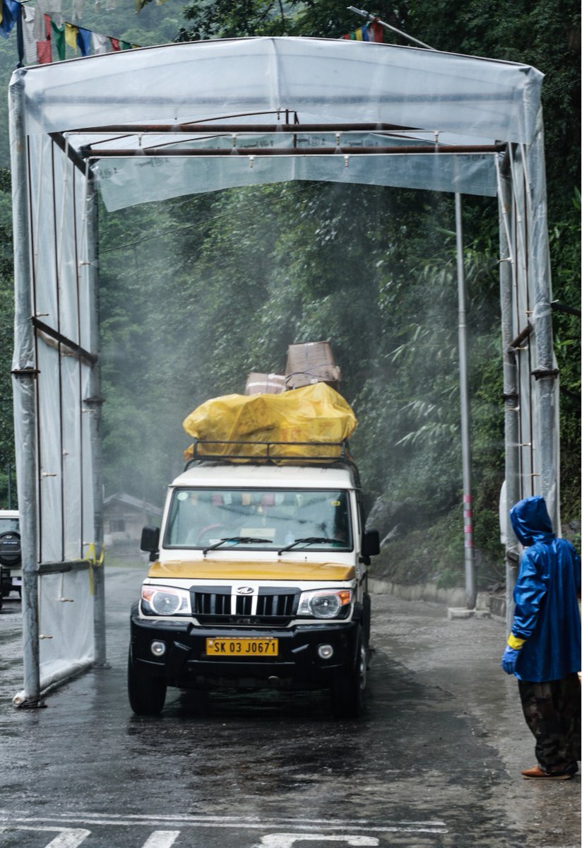 airnews_gangtok's tweet photo. #sikkim: State cabinet minister Samdup Lepcha inaugurates a vehicle disinfection bay at #toong checkpost, #northsikkim. #COVID19
Pics: IPR https://t.co/JVKz24Gh7S