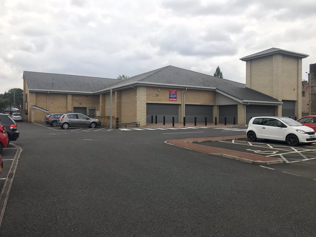 TrevorDawson1's tweet photo. DEAL DONE Last 5,000 sq ft retail unit now LET after a lot of hard work for our client. Thanks to @FarleysLaw for all their valued input #Burnley #StayPositive https://t.co/B5uQg1qvvf