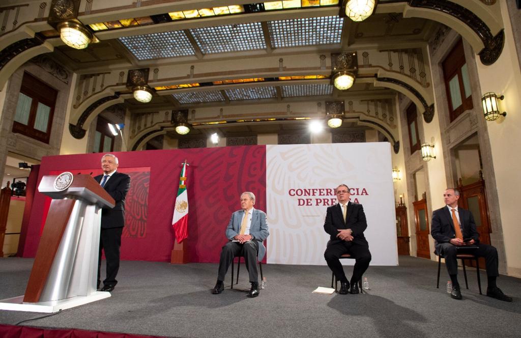 El pdte. @lopezobrador_ difundió un documento llegado a Palacio (cuyo origen y autenticidad desconocemos) que propone la conformación de un bloque opositor para arrebatar la presidencia en el 2021, en el que participan partidos, empresarios, medios, intelectuales, periodistas. https://t.co/zfXSlGdUYP