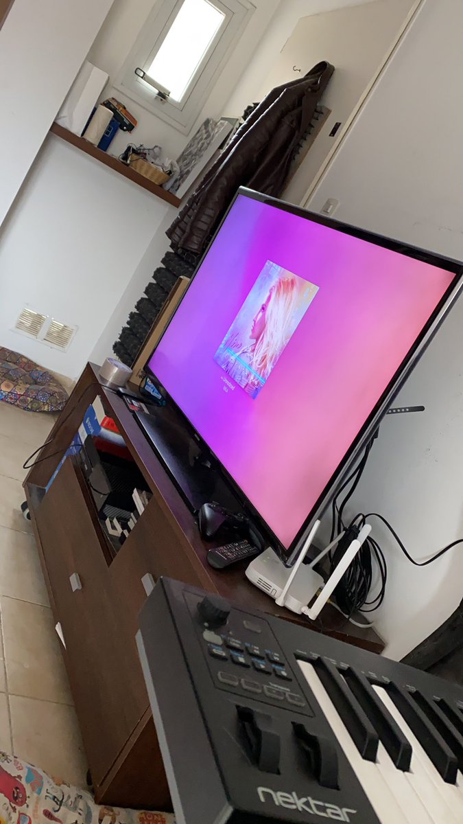 bergagnacr's tweet image. Listening the awesome album #synthian by @ninasounduk and @lau_fares 🥰. 
In a pretty londinese day in argentina!