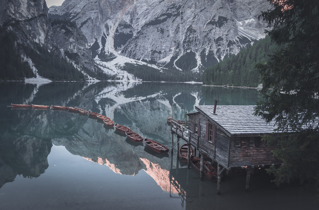 Have you ever been to this amazing lake in #italy? #lagodibraies #DOLOMITES #photography