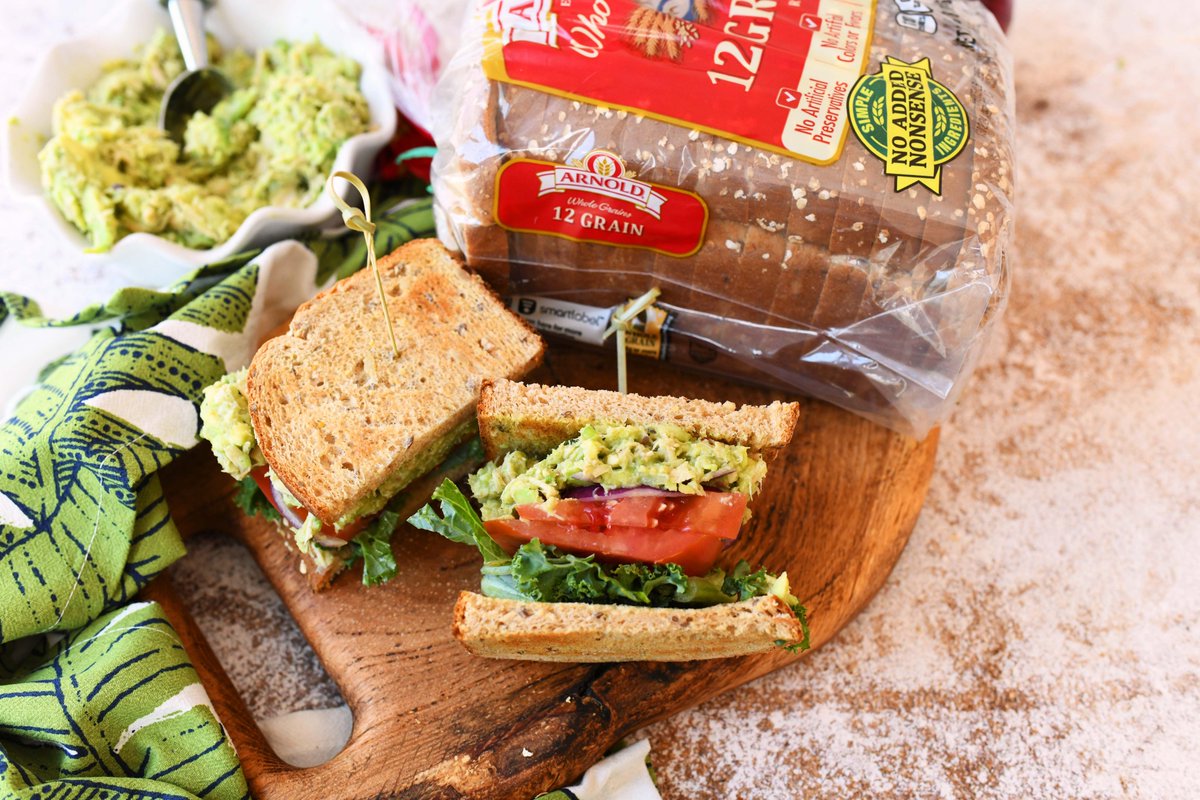 sizzlingeats's tweet photo. #AD Tuna Salad Sandwich with no mayo ((made with good fat)) Find Arnold Bread at @walmart
Looking to make your next tuna sandwich without mayonnaise?
Recipe: https://t.co/ln1PKGXch5 #Arnold #SimpleIngredients #SimpleSavings #seedtoslice https://t.co/Bu0QRwe42c
