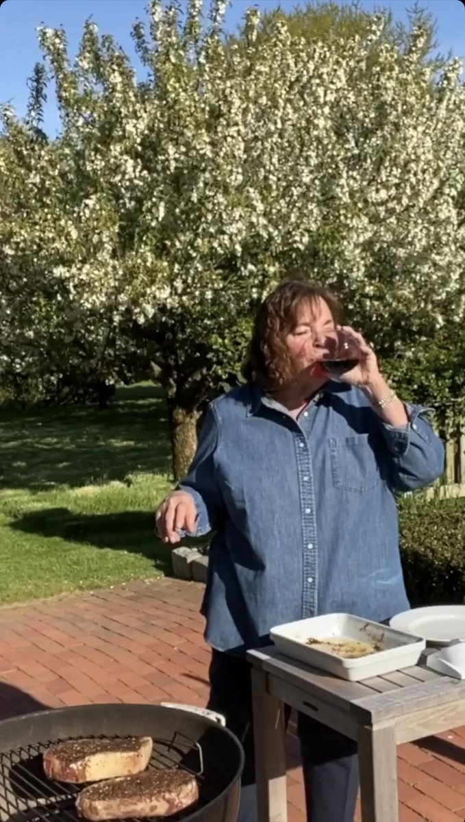 DrunkInaGarten's tweet photo. EVERYTHING IS FINE HERE https://t.co/iiJ7XV4mYs