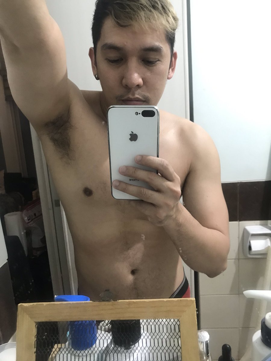 itsmemikelim's tweet photo. Quarantine made me do this

#GwapongPinoy #pinoyhunk #QuarantineLife #homeworkout https://t.co/f7PbiMDWiY