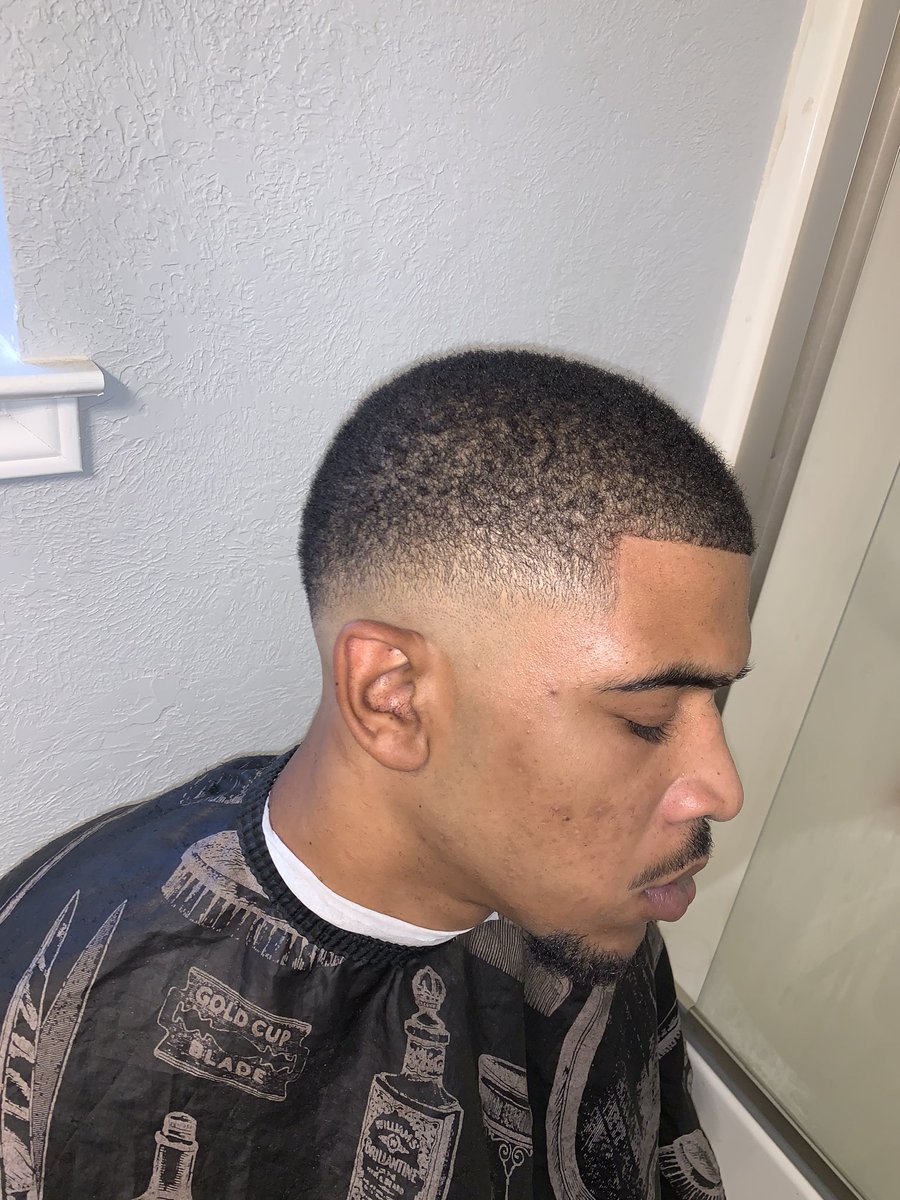 themanechange's tweet photo. HussleCuts in Full Effect!!! Holla at me Iโm in Port Arthur Texas . Supplying you with what you need. ๐#Husslecuts #Encouragesomeone #Fade #Intheplacetobe #Barber https://t.co/6mQ3EksSRE