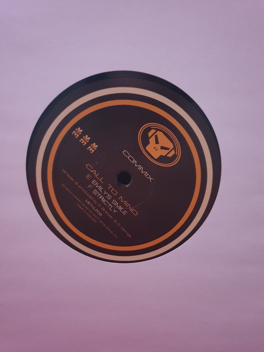 There's some great misprinting on this record - Disk 2 is actually disk 3, but side C is not side E, but side F... or something - *insert Charlie from Always Sunny In Philadelphia GIF* anyway actual side C/D contain "How You Gonna Feel" and...