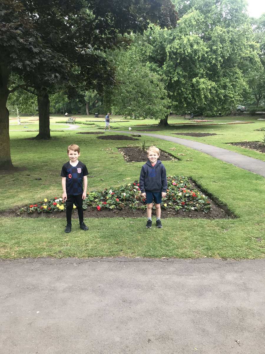 VerinderSuzanne's tweet photo. @saintoswalds @MissVLea78  
William today has been working on  his  weekly  tasks focusing on friendships, more than anything he wanted to meet his best friend  so we arranged a socially distanced visit in the park. 11 weeks since they were last together 😩 https://t.co/ri124aGCF1