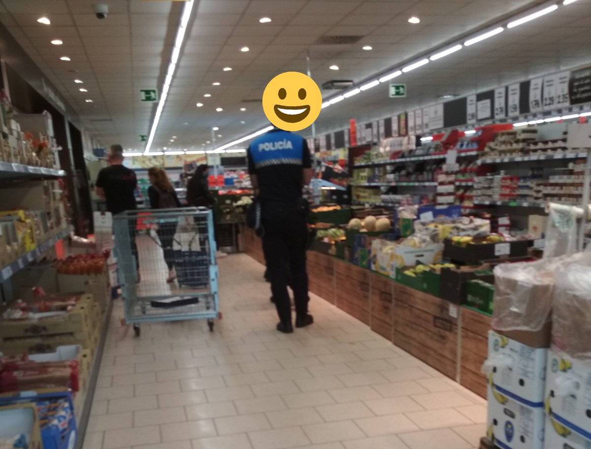TelmoBrel's tweet photo. La cosa se pone interesante en el Lidl https://t.co/UHtYKyUJHW