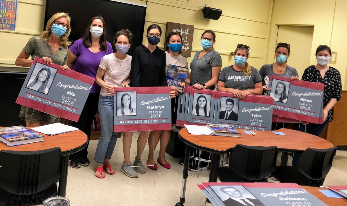Garden_City_HS's tweet photo. Thank you @GardenCityPTA @GardenCityTMA @gcsepta for the beautiful lawn signs for each graduate in the #Classof2020! #GCHS #BelieveYouCan https://t.co/CSKbpI4zQV