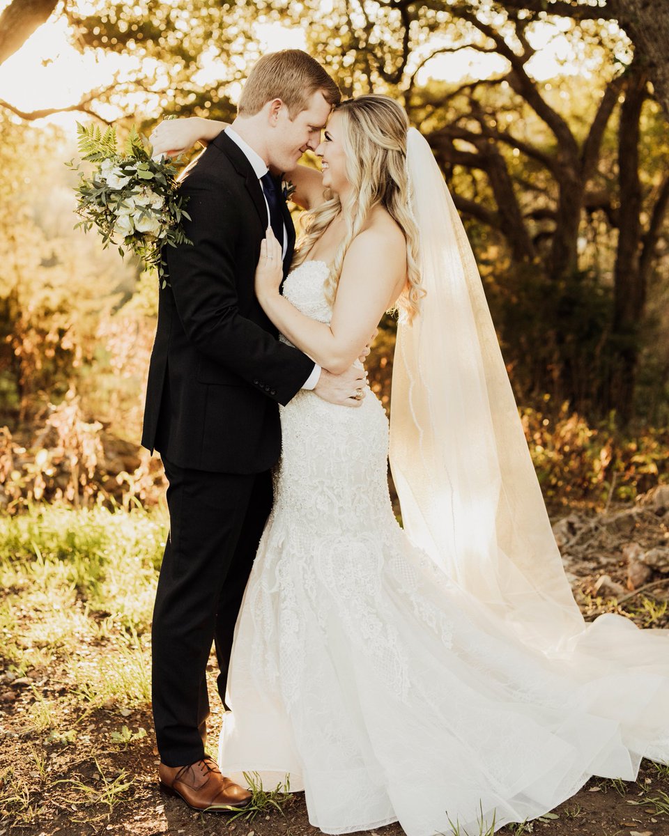 MaddiR17's tweet photo. WANT A FREE WEDDING VIDEO?! Book me as your photographer, and you’ll get a free highlight wedding video from McKinney film!!! https://t.co/tlRC6PW5EA