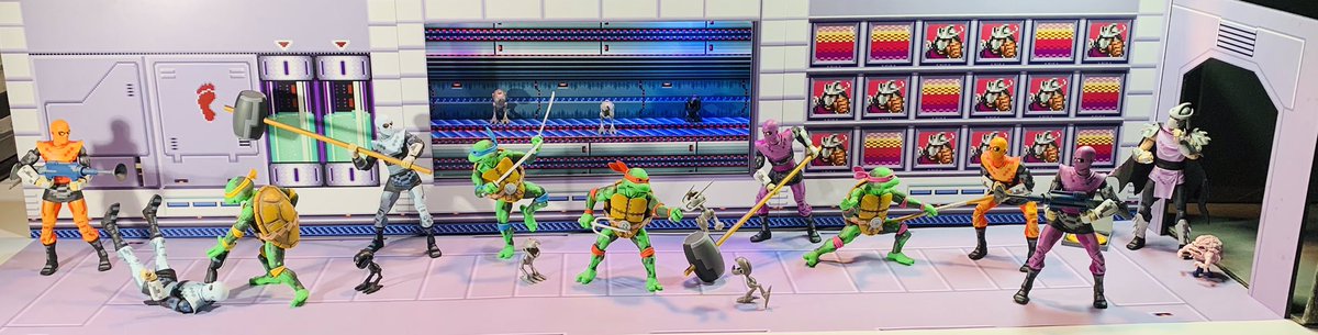 EwokToRemember's tweet photo. For #turtletuesday I’m showing off my custom @NECA_TOYS #TurtlesInTime Technodrome diorama. 
Let’s kick shell! #tmnt #actionfigures https://t.co/xHRCy0Ic71