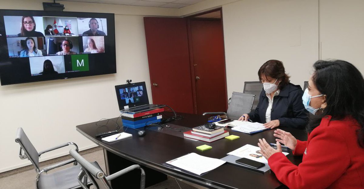 MimpPeru's tweet photo. 👏👏👏 ¡Gracias al equipo de @AvonPeru por el gran trabajo que vienen realizando para que más mujeres reconozcan la violencia y sepan cómo actuar para superarla, con empoderamiento, fortaleza y protección! 🙌 #AisladasPeroNoSolas https://t.co/tj8An0TOVB