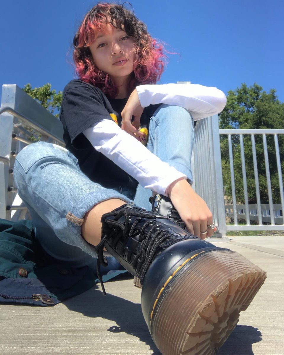 DEVlLSTRILL's tweet image. okay but hear me out: me n you against the world