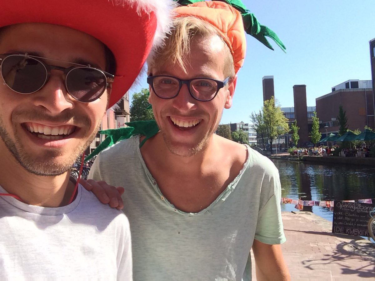 Afgelopen donderdag vierden we ons vijfjarig jubileum. Een mooie avond waarin we terugkeken.

We kijken ook vooruit! Per 1 september zijn we op zoek naar een Creatieve Netwerker en een Stagiair Creatieve Content. Kom jij ons team versterken? kwekerijamsterdam.nl/werken-bij🌱