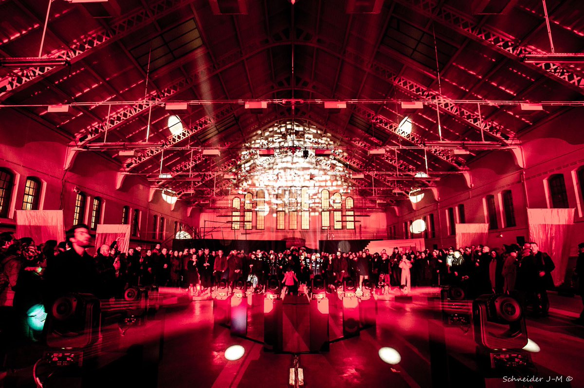 Robelighting's tweet photo. Wanting something special to celebrate the 25th Anniversary of the design practice @ACTLDofficial, they crafted a fluid & mesmeric display of lighting art using @Robelighting #Spikie, #SilverScan & #T1profile luminaires plus ANOLIS #Divine LED luminaires.
https://t.co/870KwKoSBN https://t.co/EabSoXu7ut