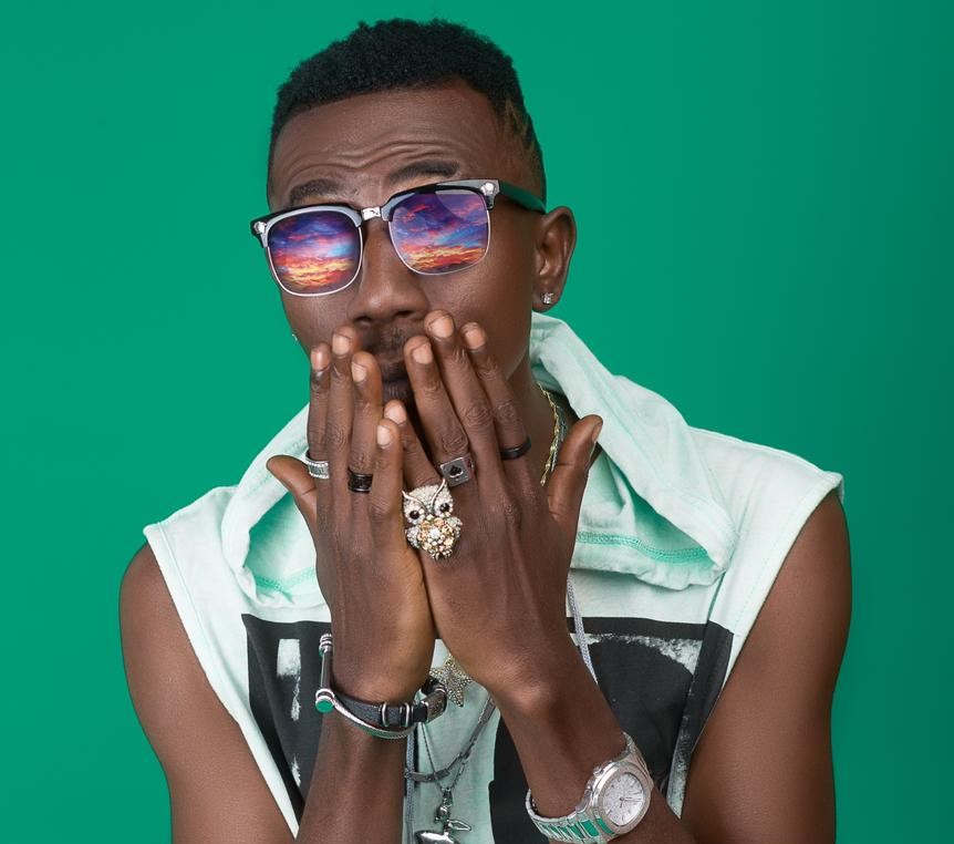 StarBuzzGH's tweet photo. Melvin Pempeh, a Ghanaian musician formerly singed on to Shatta Movement record label, popularly known as Joint 77 has signed a new management, recording and distribution deal with one of the best talent grooming hubs in Ghana β Cash Records. #CashRecords https://t.co/EsmkWWFYVe https://t.co/HWIMUTYc7v