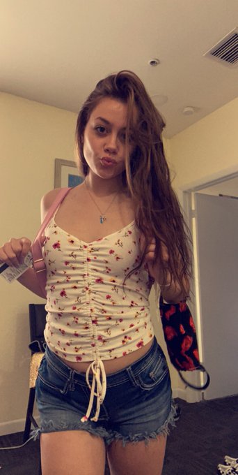 Selena the explorer 🧭✨ https://t.co/jH8ib0H5gb<a href="/tag/cold"class="tags"><span>#cold</span></a><a href="/tag/titties"class="tags"><span>#titties</span></a>