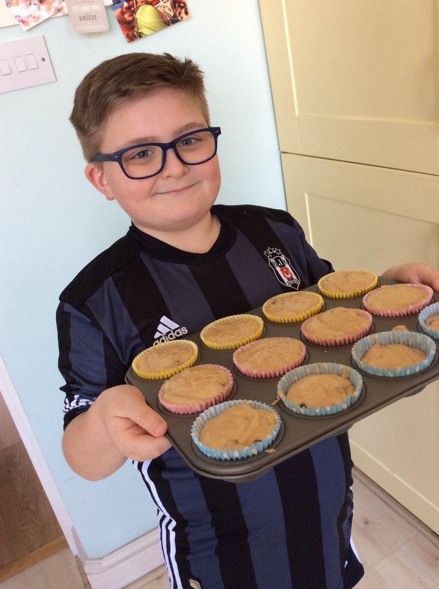 LSEATAspire's tweet photo. @PaulHollywood eat your heart out #starbaker #mmmmcake #homelearning https://t.co/X77Vzq8CMr