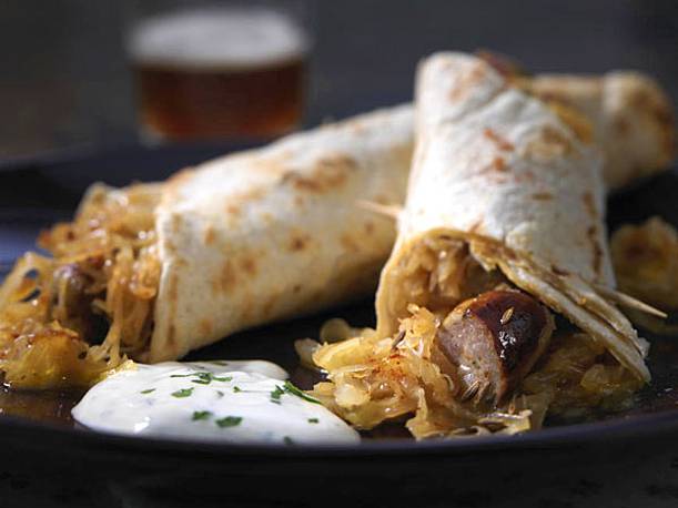 lovetoeatalways's tweet image. Bratwurst Sauerkraut #Taco - all is possible 😍

#cooking
#creativekitchen
#kitchen
#chef