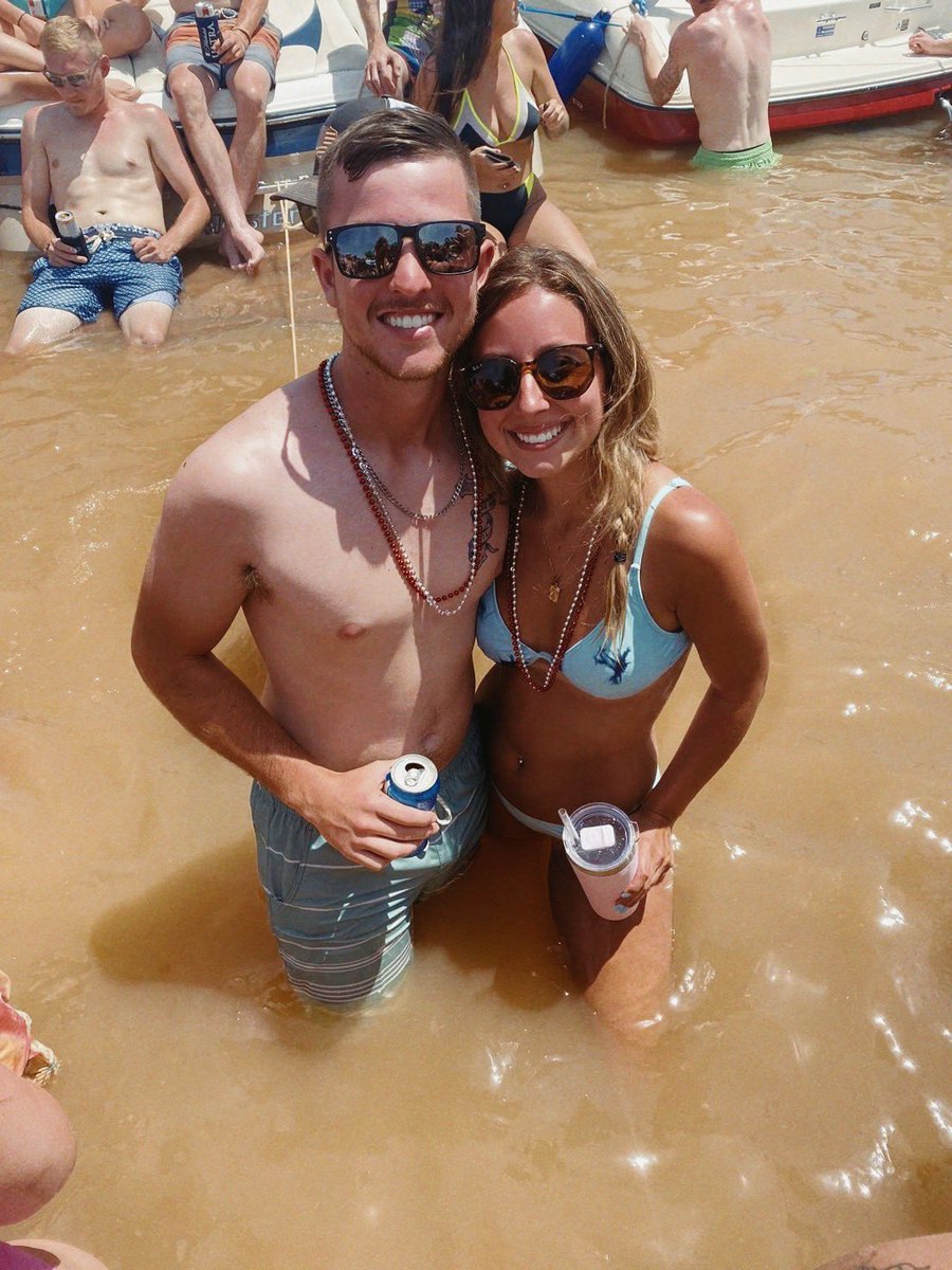 broox_seright's tweet photo. Happy birthday to my best friend!!🥳 wish we could be together to celebrate you🍻 I love you!! https://t.co/jDRtQNqTnr