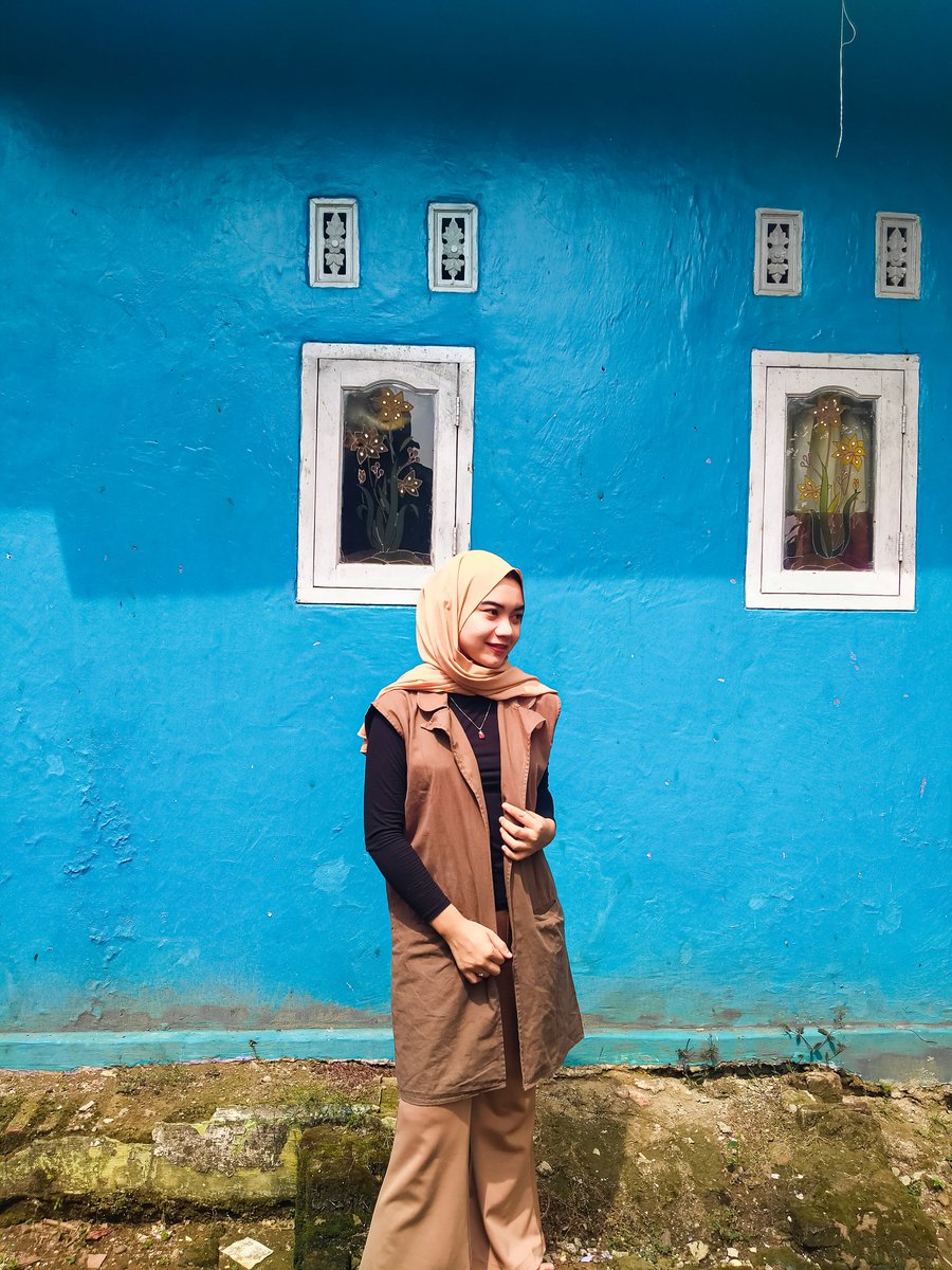 Oviriani31's tweet photo. #SelasaMutualan daripada nungguin dia yg datang dan pergi seenaknya, mendingan nyari yg pasti2 aja yg lebih bisa menghargai caranya berpamitan tanpa harus meninggalkan https://t.co/8TH7DPRqaK