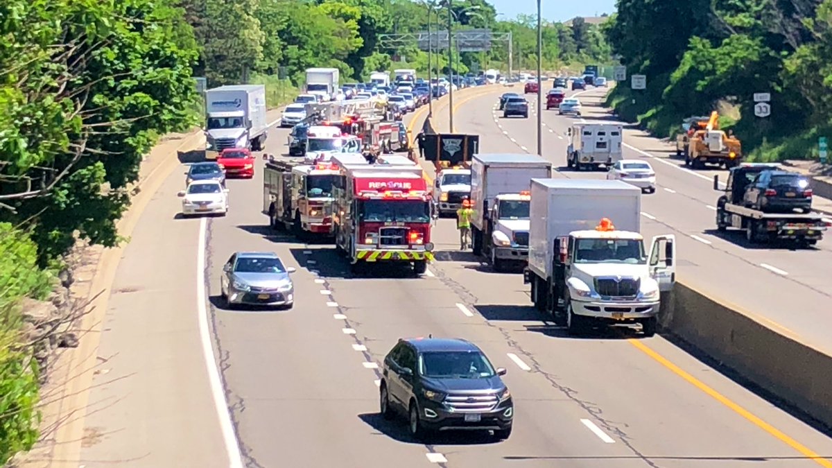 PhotogWKBW's tweet photo. Accident involving an ambulance on 33 west by the Fillmore overpass. Westbound 33 down to one lane. Large traffic backup. @WKBW https://t.co/jtNji20S7n