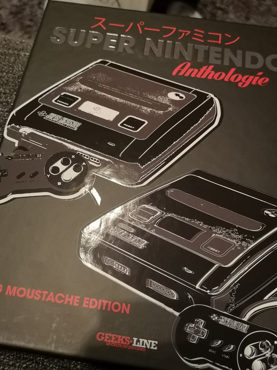 Sharnalk001's tweet photo. Je me délecte du livre #Geeksline autour de la Super Famicom. https://t.co/hxIgmJ8b9s