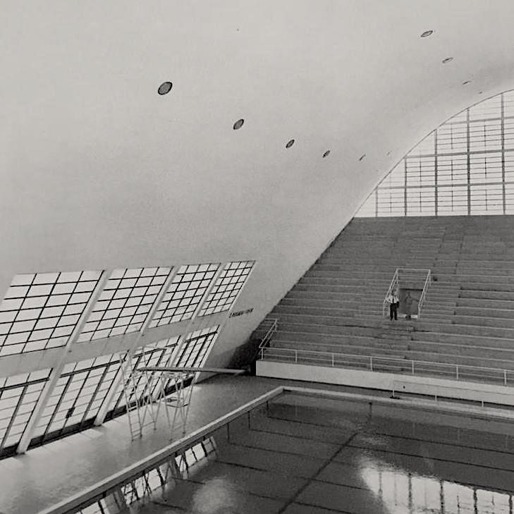MidiDesignMx's tweet image. 952-1953. Icaro de Castro Mello, Pool, Sports Department, Sao Paulo, Brazil, in Latin American Architecture since 1945, MOMA, 1955, pg. 101. #LatinAmericanArchitecture #ModernArquitecture #Architecture #GreatArchitecture #Brazil #ArchitectureInBrazil #ArchitectureForThepeople