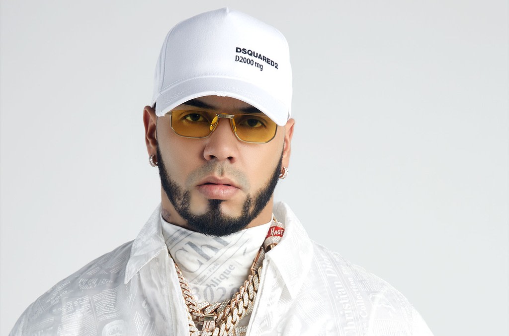 ¡#Emmanuel debutó en el tope de las carteleras Top Latin Albums y Latin Rhythm Albums! 👏🙌 Conoce los detalles del éxito imparable del álbum de @Anuel_2bleA en este artículo de @Billboard. 👉 https://t.co/irLOgJZR4N https://t.co/JOi2Julb5M