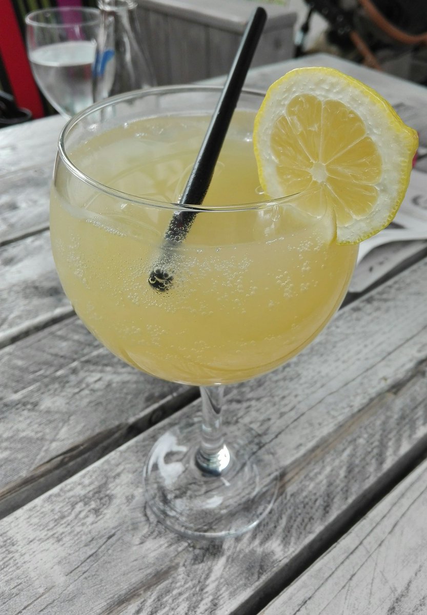 CalumScottStyle's tweet photo. This day with you was a wonderful birthday present today @DanceWithCalum_ . Thank you for this beautiful friendship day.
Thank you @calumscott to connect people with your music. You create fabulous friendship for the hole life. https://t.co/Pq949vqRVs